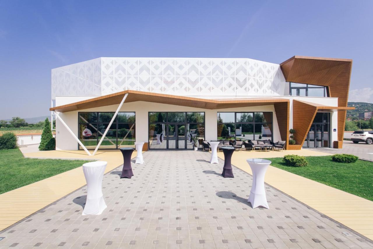 Hotel Dijana Pirot Luaran gambar